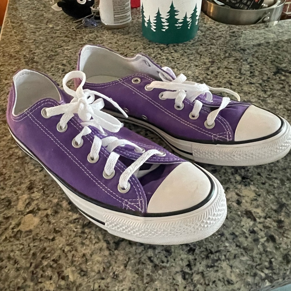 Converse canvas shoes in purple  size 10 women's or 8 in men's